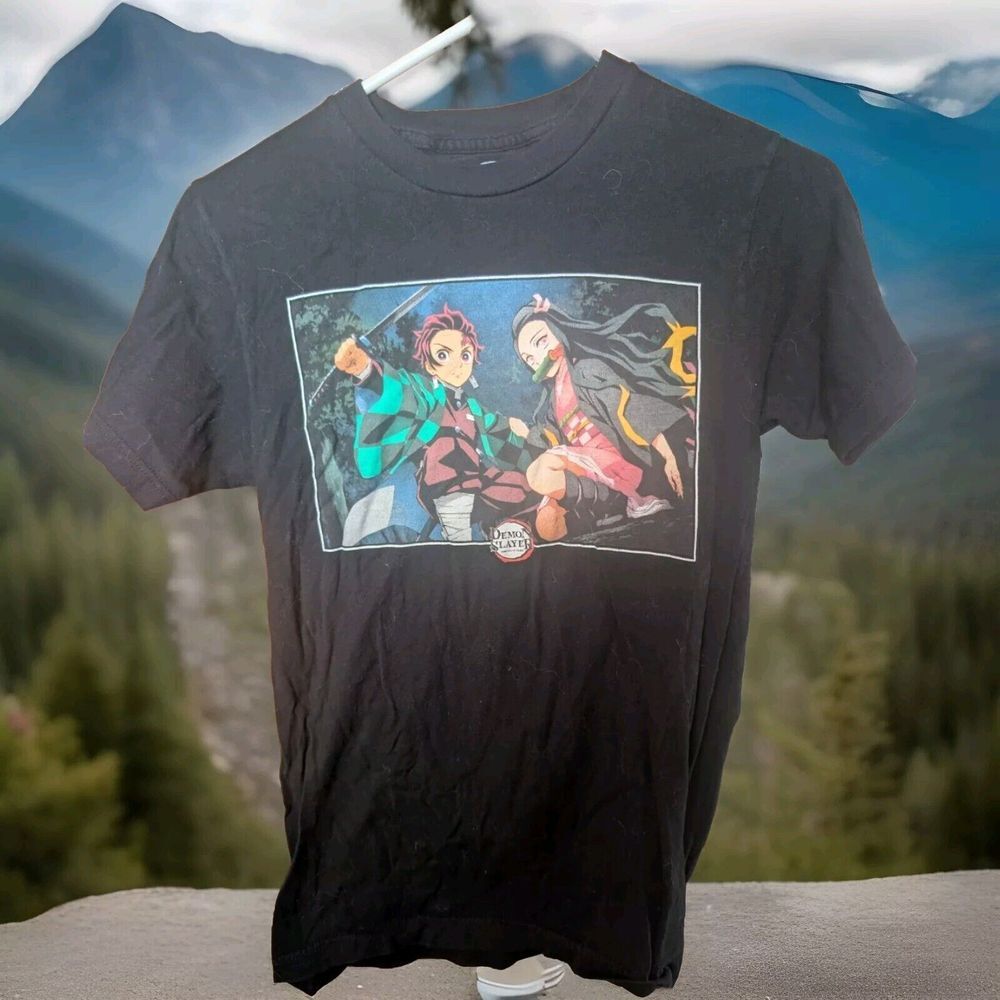 Anime‎ Graphic Demon Slayer T-Shirt Size Sm Top